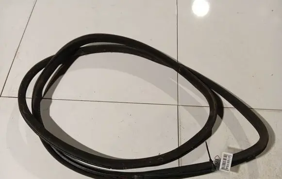 BMW 7 E65 E66 Rubber seal front coupe door 