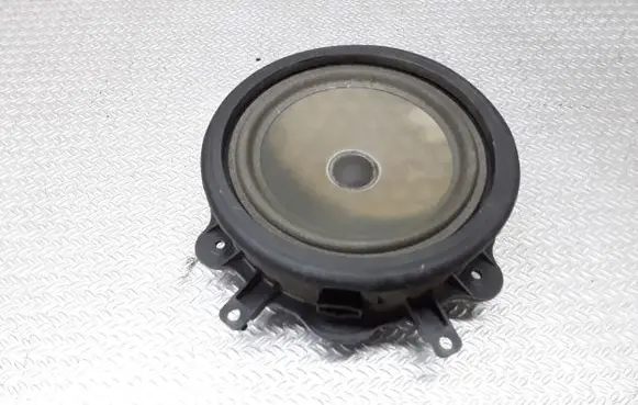 Audi A3 S3 A3 Sportback 8P Front door speaker 8P0035411B