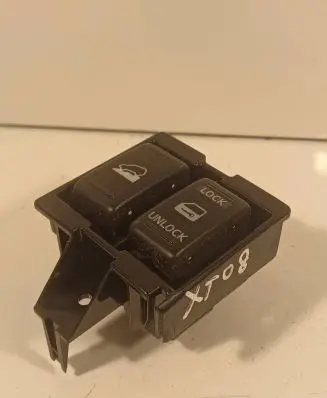 Nissan X-Trail T31 Central locking switch button 