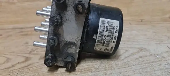 Volvo XC70 ABS Pump P08671225
