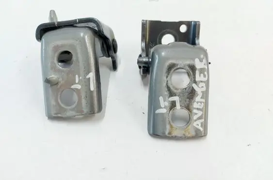 Rear door hinge set