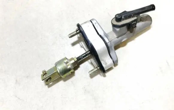 Toyota RAV 4 (XA20) Clutch master cylinder