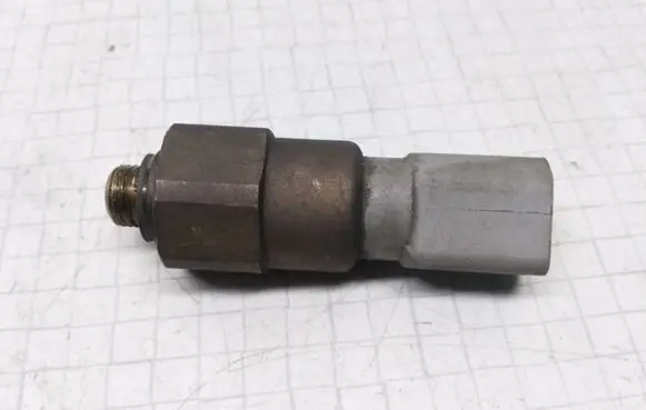 Audi A3 S3 8L Oil pressure sensor 1J0919081