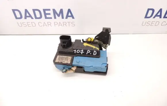 Volvo S60 Front door lock D107