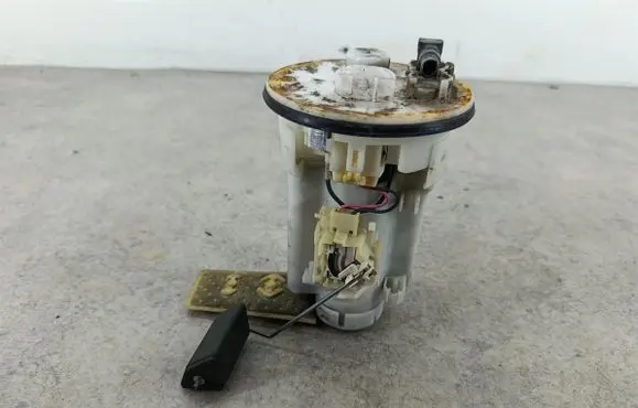 Toyota Corolla Verso E121 In-tank fuel pump 770200F020