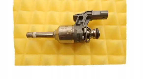 Audi A8 S8 D4 4H Fuel injector 07P906036B