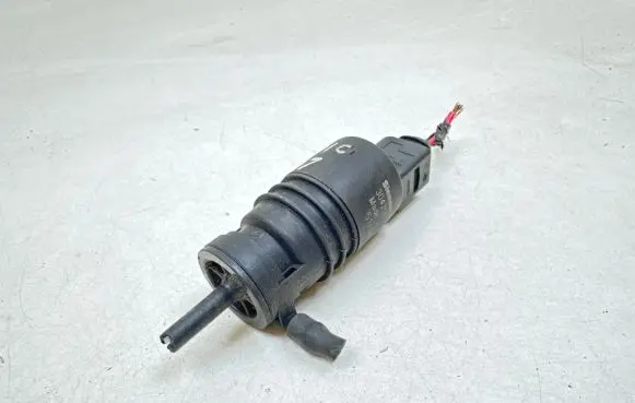 Honda Civic Windscreen/windshield washer pump 3043126