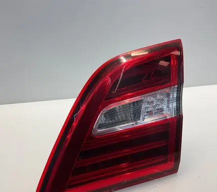 Tailgate rear/tail lights