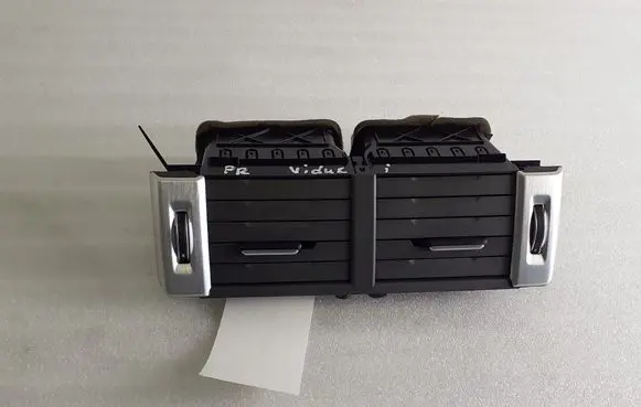 Land Rover Evoque I Dash center air vent grill GJ32014L21AA