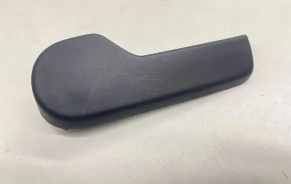 Volkswagen Tiguan Engine bonnet (hood) release handle 1J1823533C