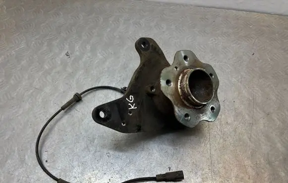 Nissan Qashqai Rear wheel hub spindle/knuckle
