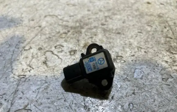 Mercedes-Benz C W203 Air pressure sensor A0041533128 1332 16244349