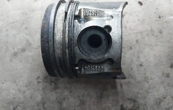 Ford Galaxy Piston 085190