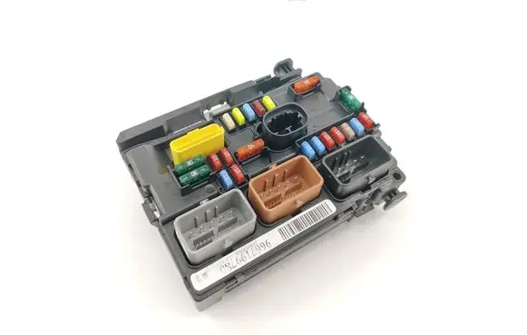 Citroen C3 Fuse module 9667199780