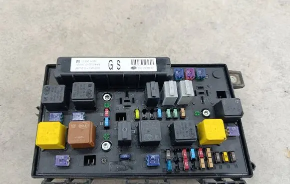 Opel Zafira B Fuse box set 