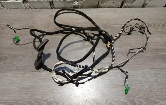 Volvo XC90 Tailgate/trunk wiring harness 8697925