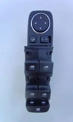 KIA Ceed Tailgate/trunk/boot open switch 