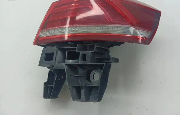 Volkswagen PASSAT B8 Rear/tail lights 3G9945312