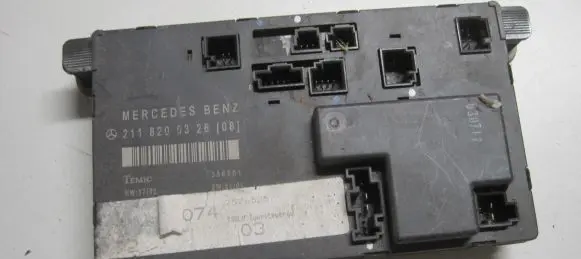 Mercedes-Benz E W211 Door control unit/module 2118200326