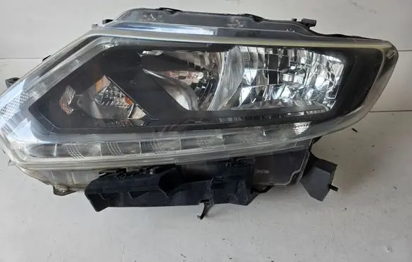 Nissan X-Trail T32 Headlight/headlamp 9922681017