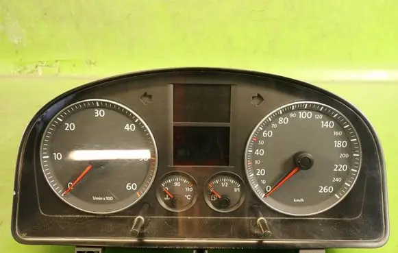 Volkswagen Touran I Speedometer (instrument cluster)