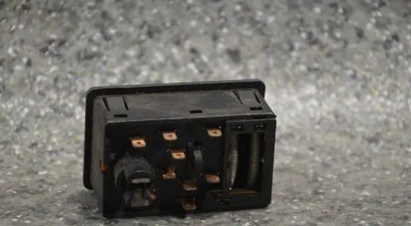 BMW 5 E28 Light switch 1369941