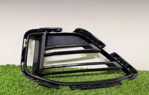 BMW 8 G16 Front bumper lower grill 8084390