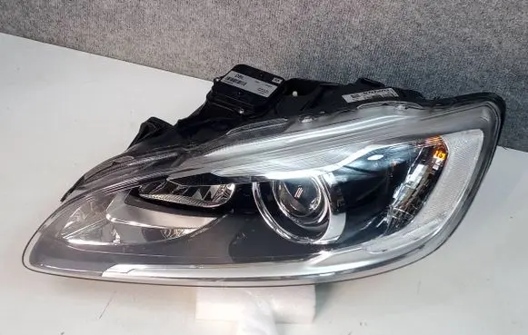 Volvo V60 Headlight/headlamp 31420261 89908941