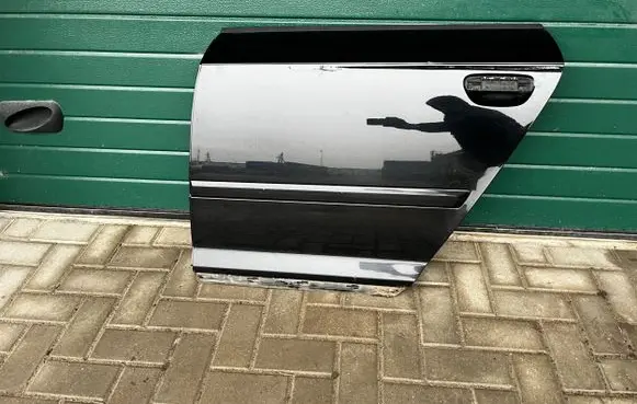 Audi A3 S3 A3 Sportback 8P Rear door LY9B
