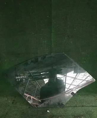 Citroen Berlingo Front door window glass four-door