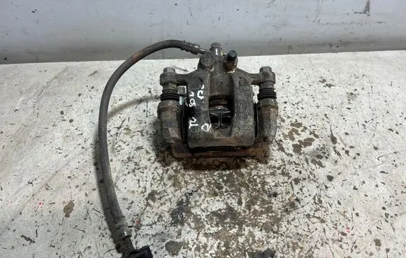 Hyundai Tucson TL Rear brake caliper