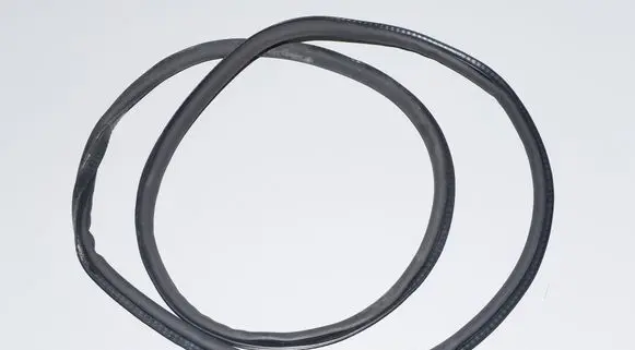 BMW 7 F01 F02 F03 F04 Rubber seal front door (on door) 7177999