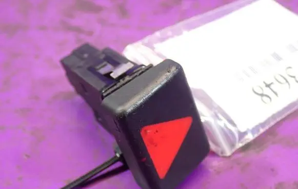 Audi A4 S4 B7 8E 8H Hazard light switch 8E0941509