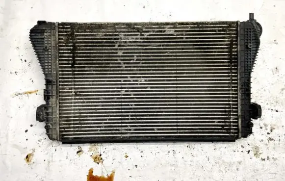Volkswagen Touran I Intercooler radiator