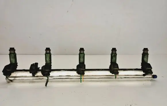 Volvo V70 Fuel injectors set 9470229