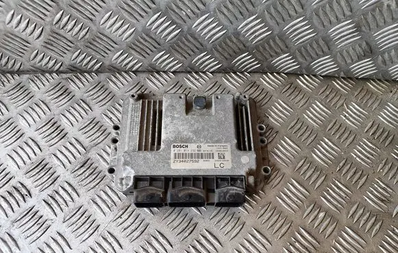 Suzuki SX4 Engine control unit/module 0281014232 ZY34027592