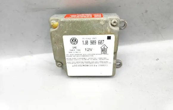 Volkswagen PASSAT B5 Airbag control unit/module 1J0909607 5WK4199