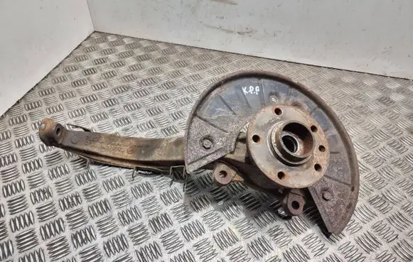 Volkswagen Touareg I Front wheel hub 7l6407257a