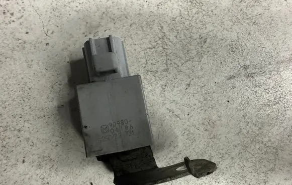 Toyota Auris 150 Other relay 9098004196