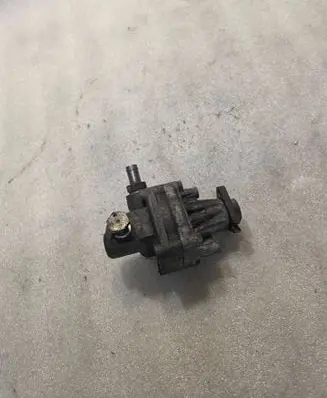 Audi A6 S6 C4 4A Power steering pump 048145155f
