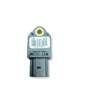 Toyota Avensis T270 Airbag deployment crash/impact sensor 8983105030 2339107667