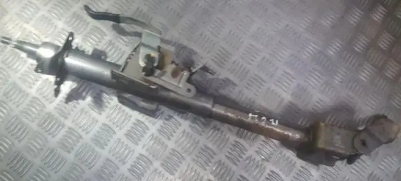 Mazda 626 Steering wheel axle