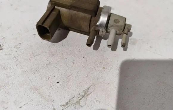 Audi A6 S6 C5 4B Turbo solenoid valve 059906627C 03T085 72290321