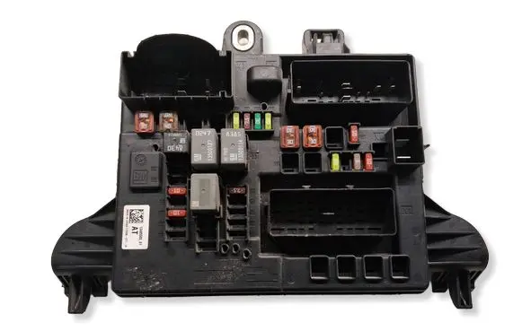 Opel Insignia A Fuse module 13485565