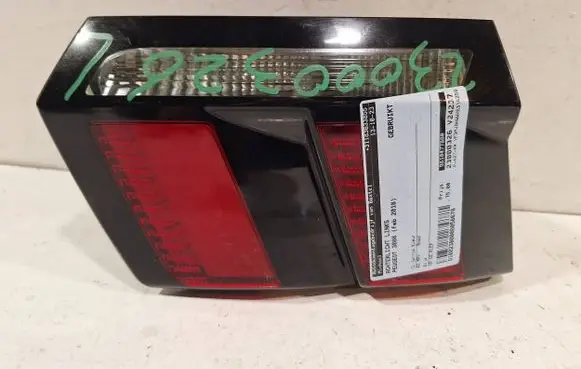 Peugeot 3008 II Tailgate rear/tail lights 9810477880