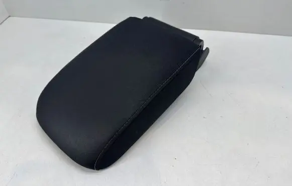 Volkswagen Golf VII Armrest