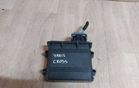 Toyota Yaris Cross Trunk lid opening control unit 89680-K0010