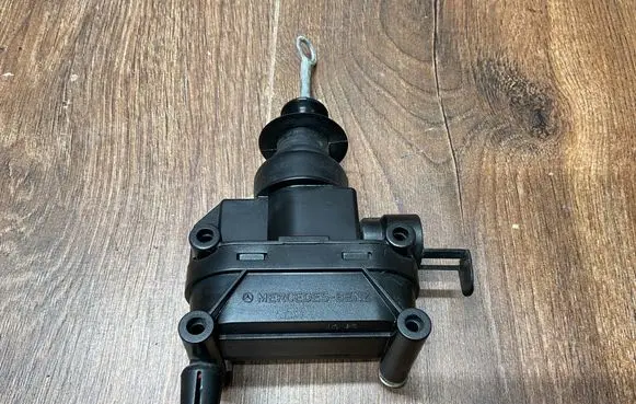 Mercedes-Benz SL R129 Vacuum valve A1248001875 A1248002175