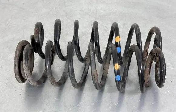 Volkswagen PASSAT CC Rear coil spring