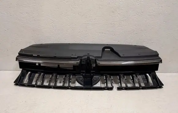 Volkswagen PASSAT B9 Front bumper upper radiator grill 3J0853653